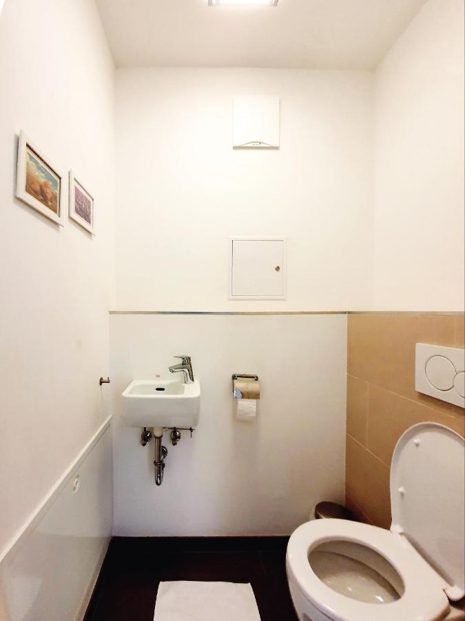 Near Lake Two Bedroom Fully Furnished Apartment Wenen Buitenkant foto